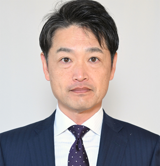 鷹尾　泰伸　部長