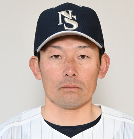 安徳　勝　コーチ