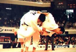 破壊力抜群の払い腰！(平成9年度全日本選手権大会) 
